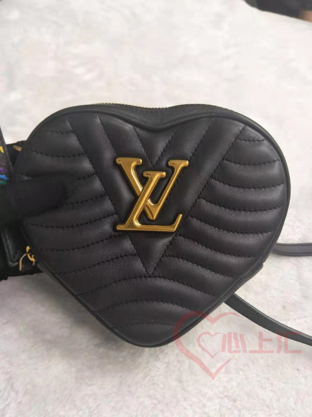 LV 路易威登New wave heart手袋